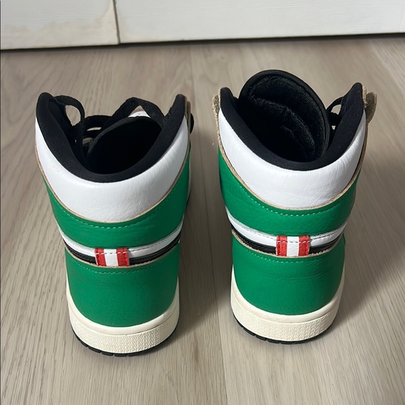 Jordan 1 Retro Lucky Green - Picture 4 of 7